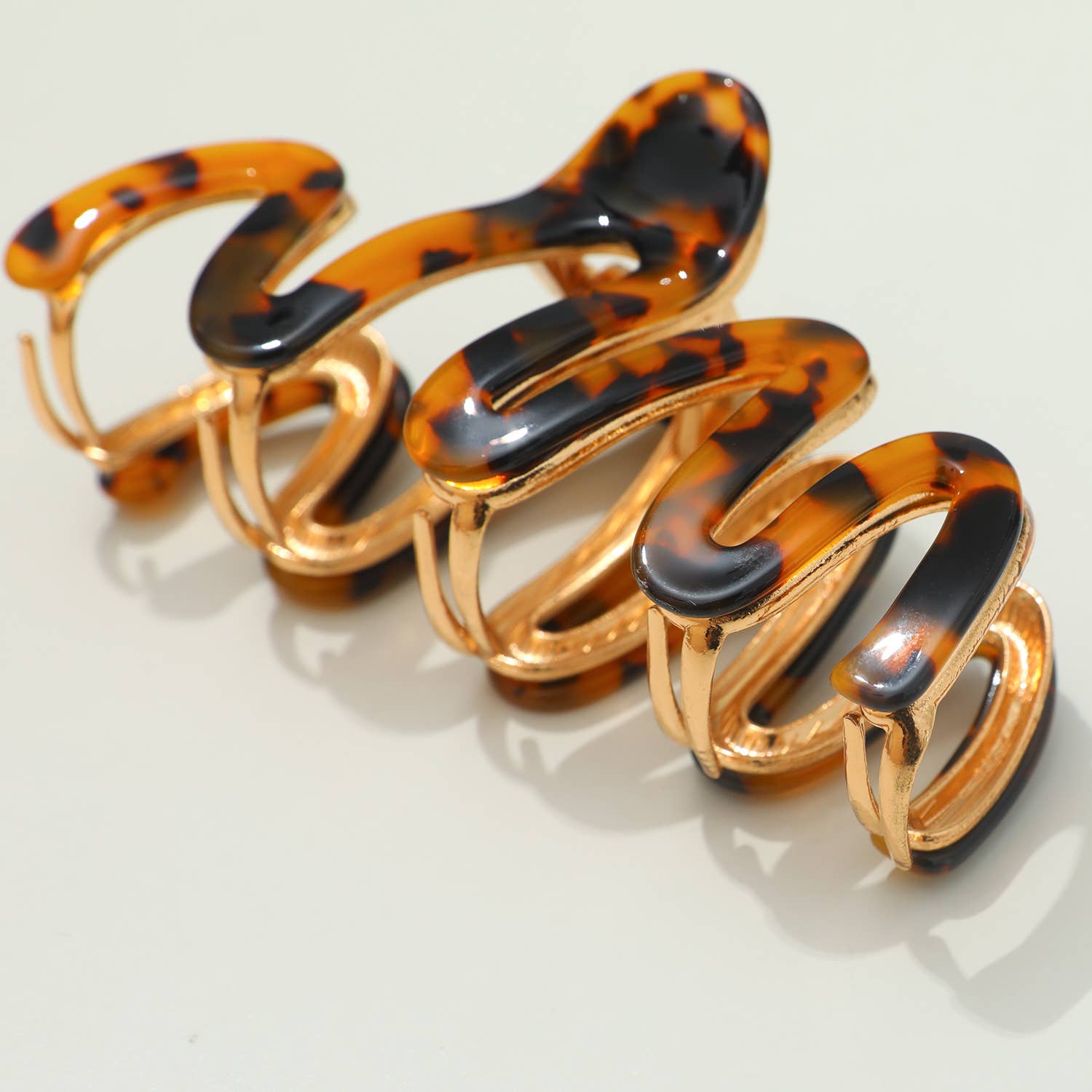 Large Squiggle Metal Claw Clip-Accessories- Hometown Style HTS, women's in store and online boutique located in Ingersoll, Ontario