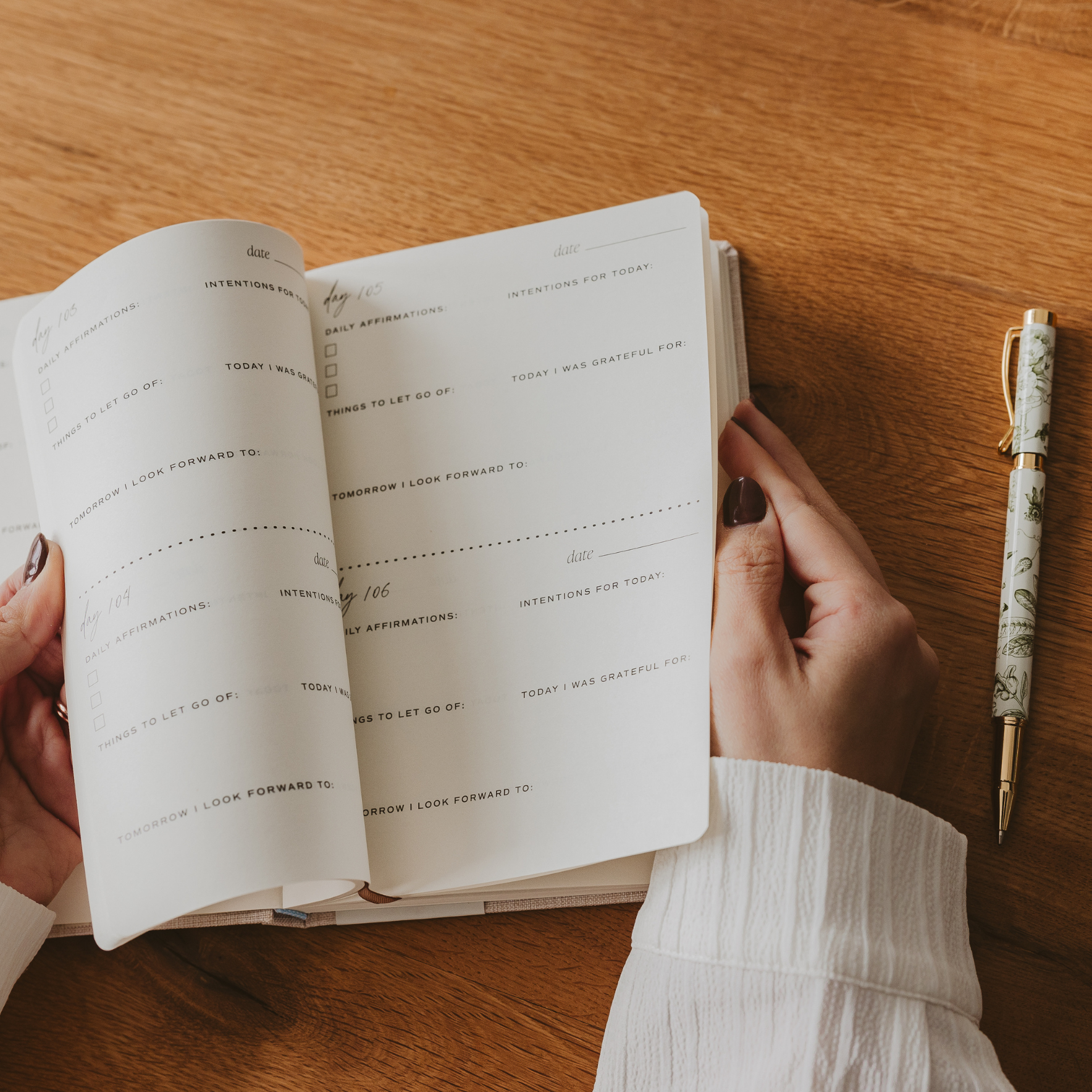 Gratitude Journal - Daily Prompted Journal-book- Hometown Style HTS, women's in store and online boutique located in Ingersoll, Ontario