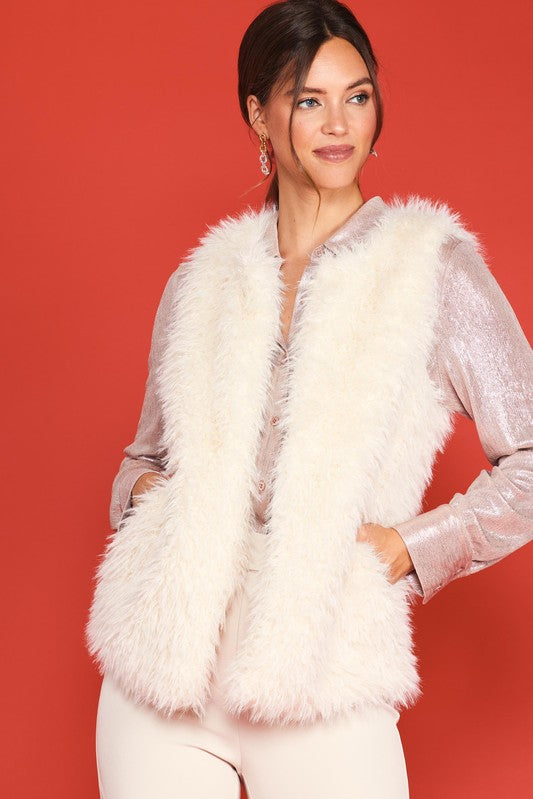 Faux Fur Vest - Cream- Hometown Style HTS, women's in store and online boutique located in Ingersoll, Ontario