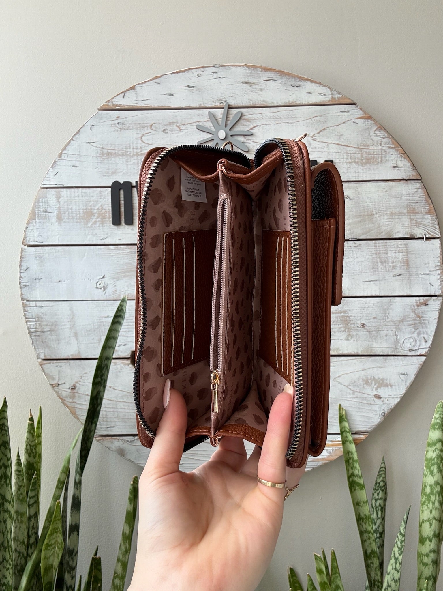 Eclipse Smartphone Crossbody- Hometown Style HTS, women's in store and online boutique located in Ingersoll, Ontario