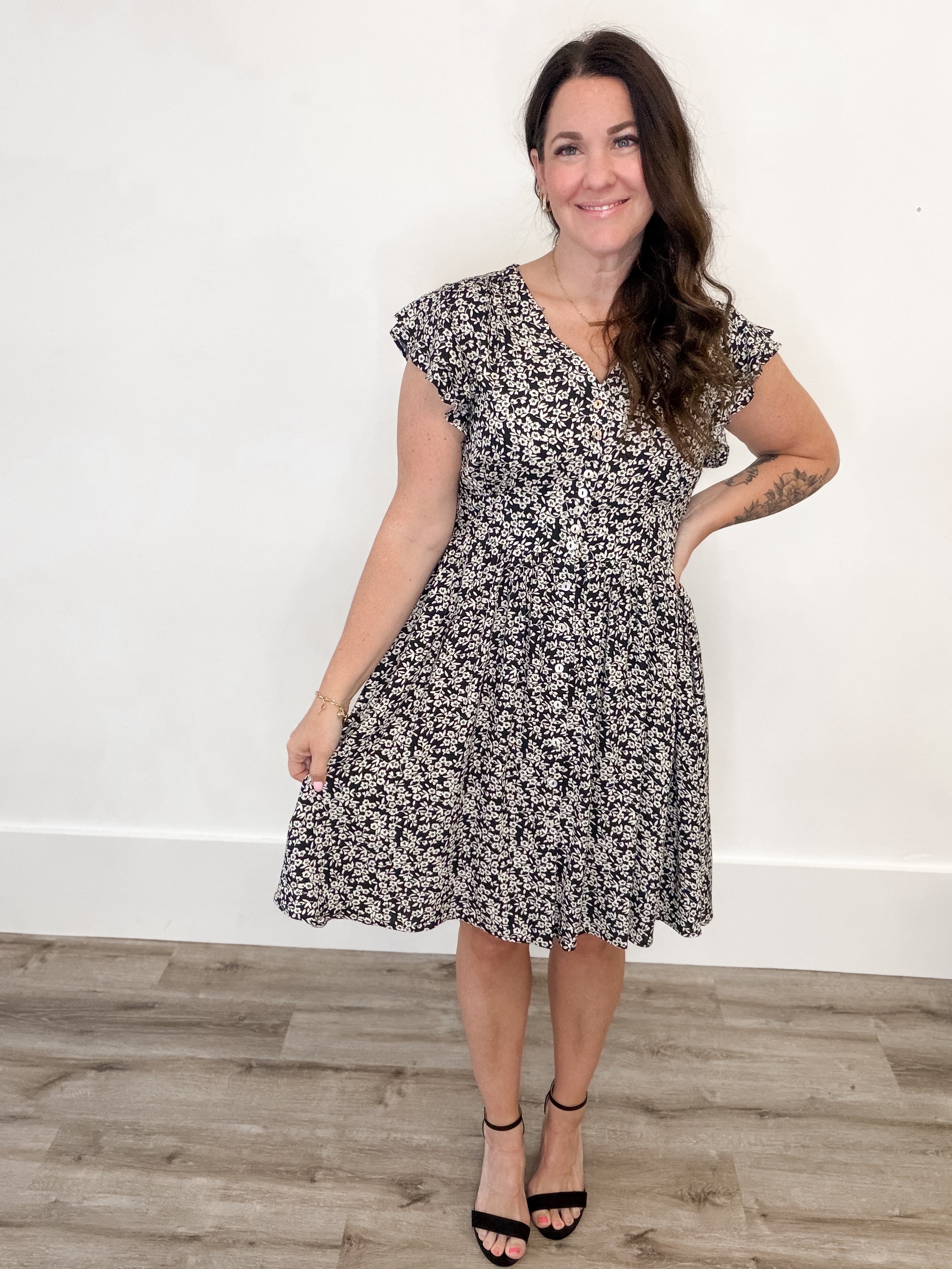 Alma Dress Short Ditsy Floral-Black-dress- Hometown Style HTS, women's in store and online boutique located in Ingersoll, Ontario