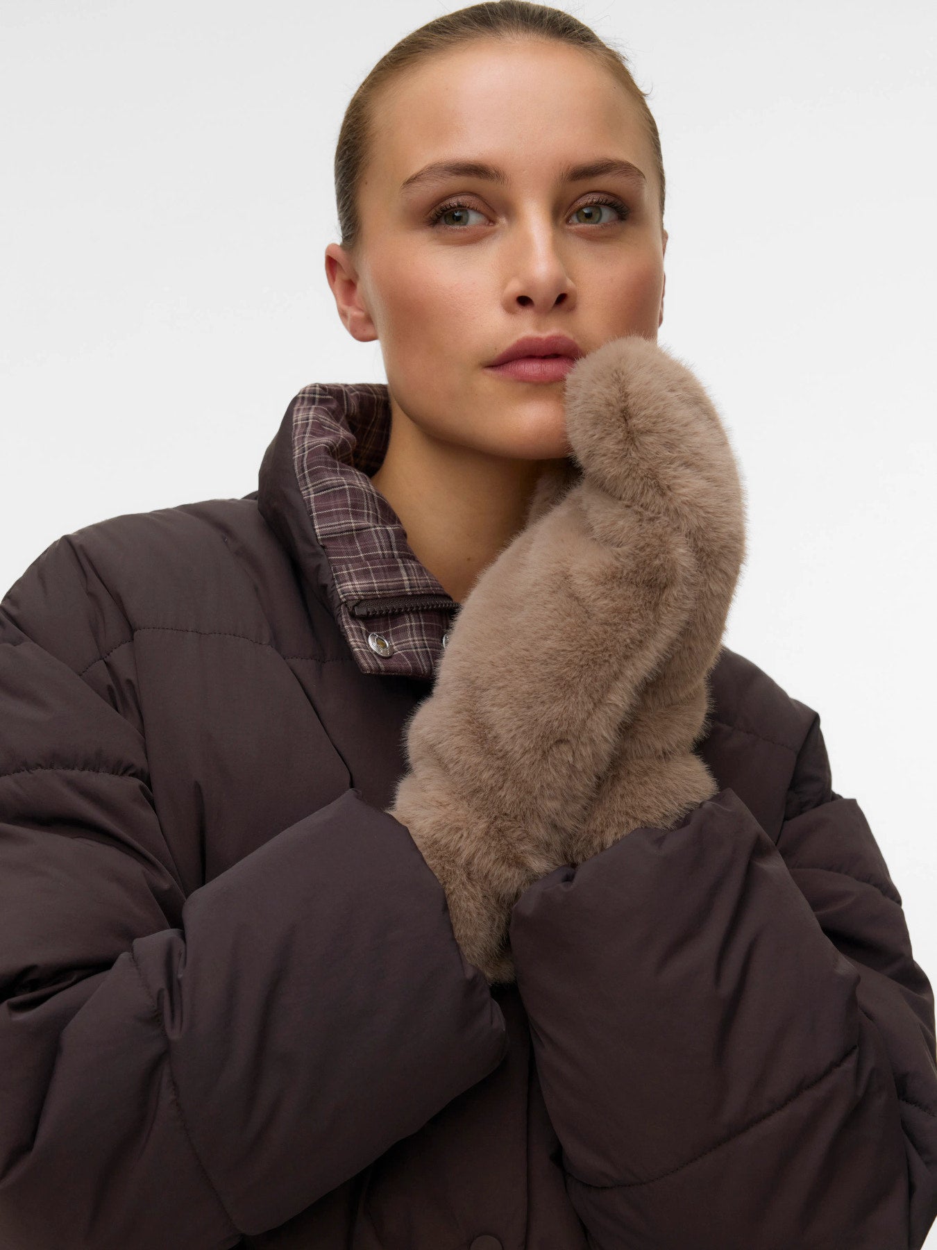 VMKAJA MITTEN - Silver Mink-Gifts & Accessories- Hometown Style HTS, women's in store and online boutique located in Ingersoll, Ontario
