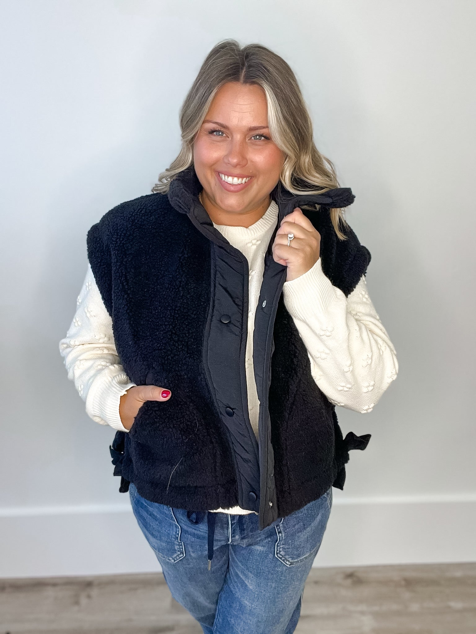 Cozy Sherpa Vest - Black-vest- Hometown Style HTS, women's in store and online boutique located in Ingersoll, Ontario