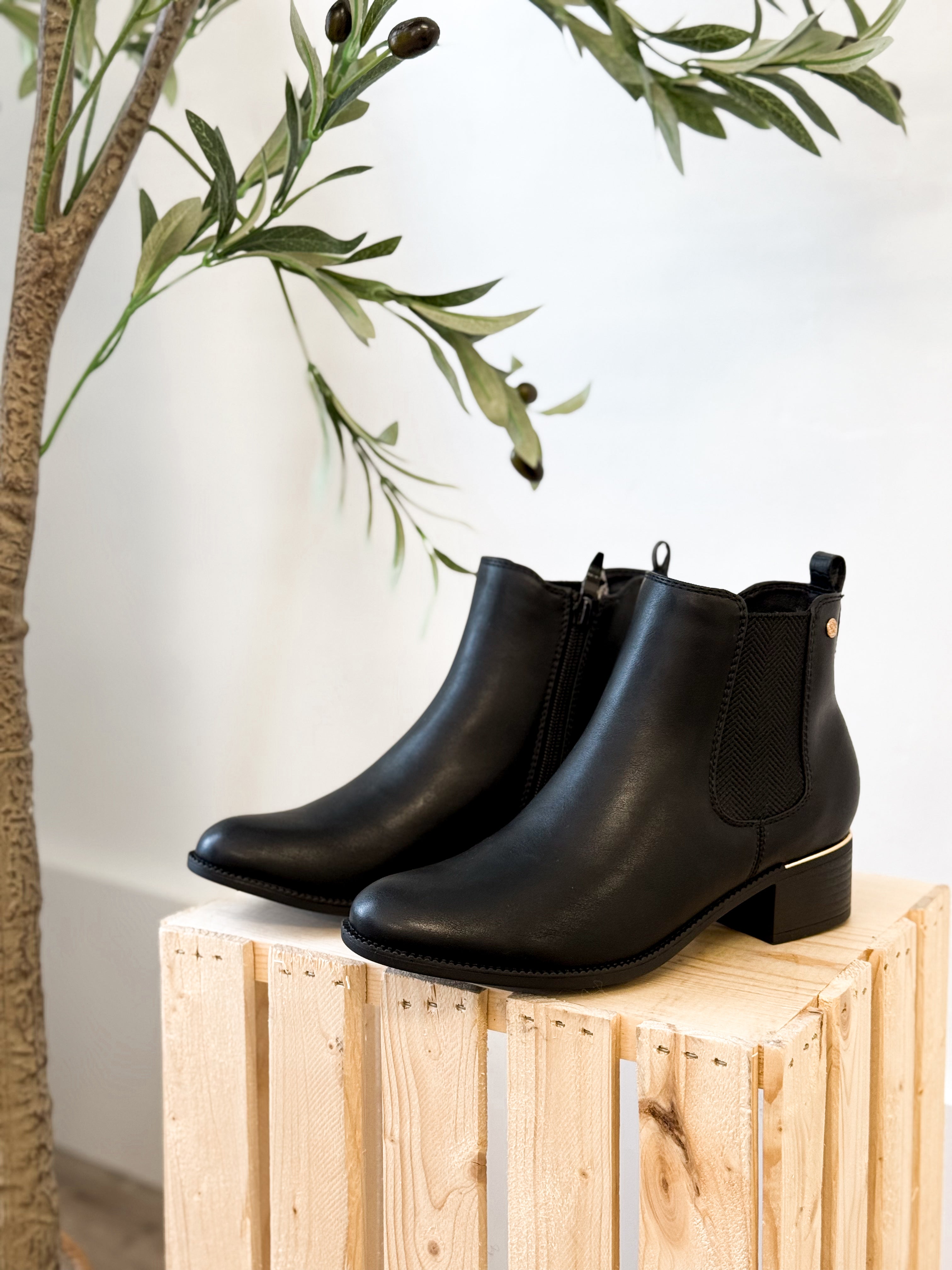 Briar - Black-boot- Hometown Style HTS, women's in store and online boutique located in Ingersoll, Ontario