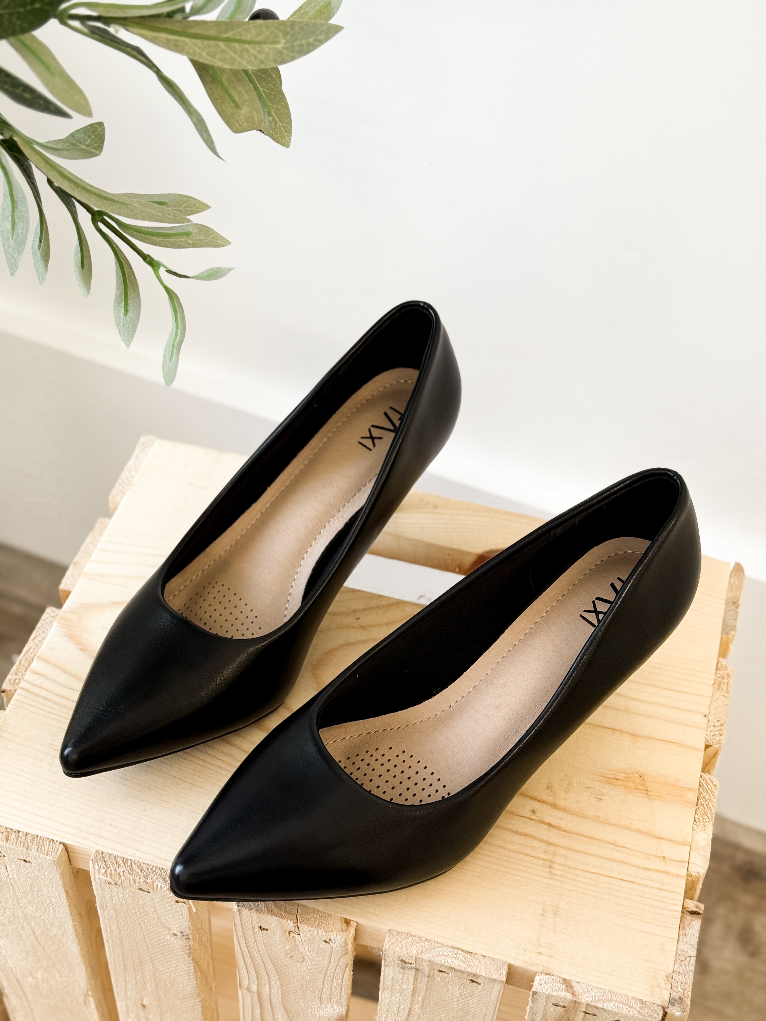 Aliya - Black-Shoes- Hometown Style HTS, women's in store and online boutique located in Ingersoll, Ontario