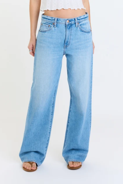 DAZE WOMEN Denim 2K - MID RISE RELAXED STRAIGHT-Denim- Hometown Style HTS, women's in store and online boutique located in Ingersoll, Ontario