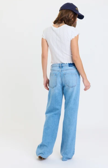 DAZE WOMEN Denim 2K - MID RISE RELAXED STRAIGHT-Denim- Hometown Style HTS, women's in store and online boutique located in Ingersoll, Ontario