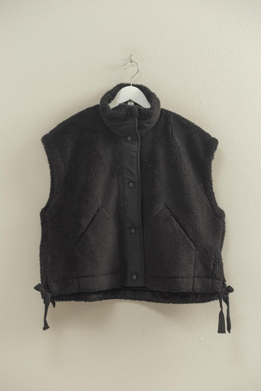 Cozy Sherpa Vest - Black-vest- Hometown Style HTS, women's in store and online boutique located in Ingersoll, Ontario