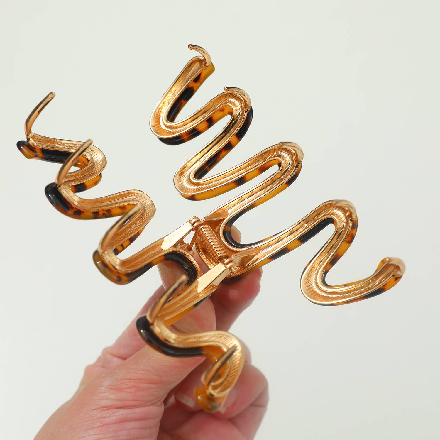 Large Squiggle Metal Claw Clip-Accessories- Hometown Style HTS, women's in store and online boutique located in Ingersoll, Ontario