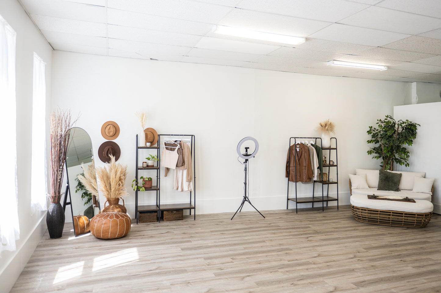 Hometown Studio Booking-studio- Hometown Style HTS, women's in store and online boutique located in Ingersoll, Ontario