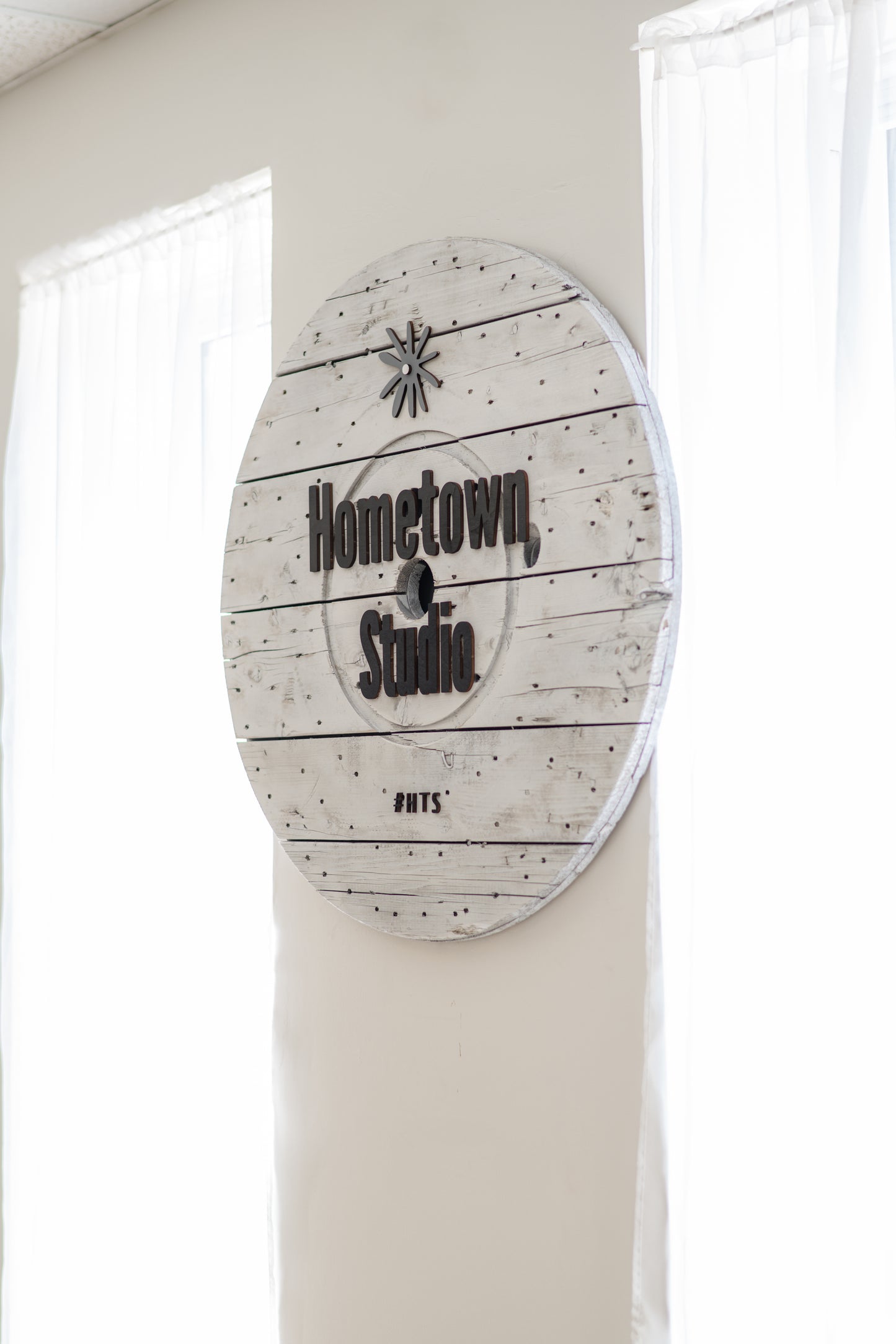 Hometown Studio Booking-studio- Hometown Style HTS, women's in store and online boutique located in Ingersoll, Ontario